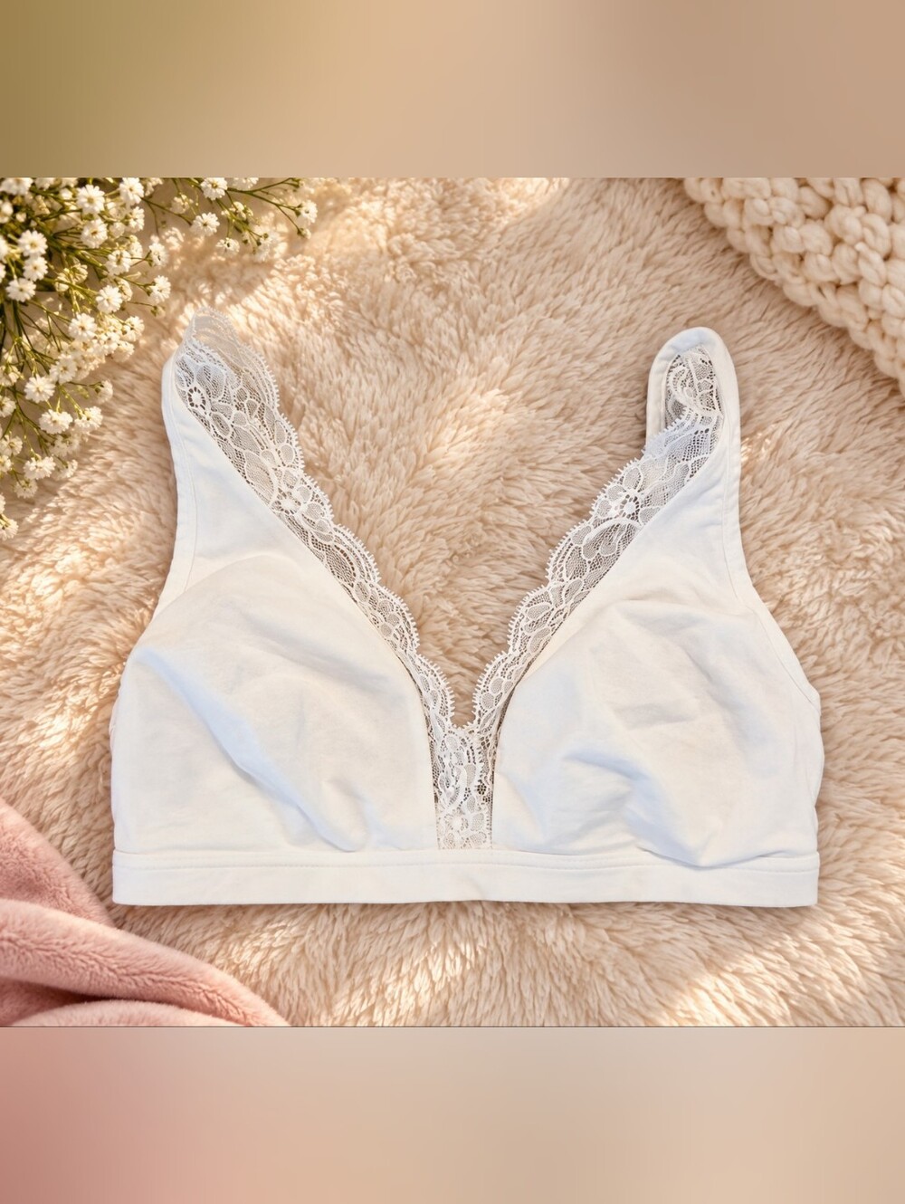 Hanro Ivory Lace-Trim Wireless Bralette Retail $100
